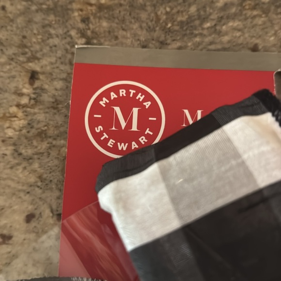 Martha Stewart black and white bow. - Picture 4 of 4